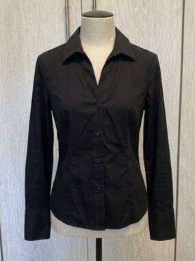 Jones New York Black Button-Down Shirt in Size 6